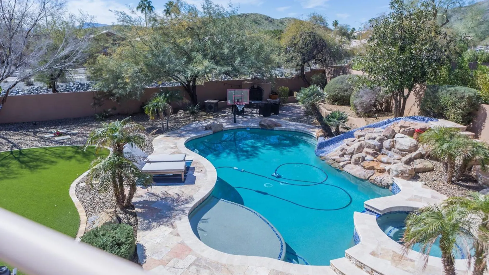 Desert Paradise Pool Spa Pickleball Putt Green 피닉스 펜션